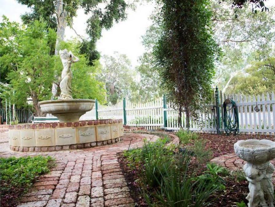 Rosebridge House Bed & Breakfast Adult Retreat Gooseberry Hill Εξωτερικό φωτογραφία