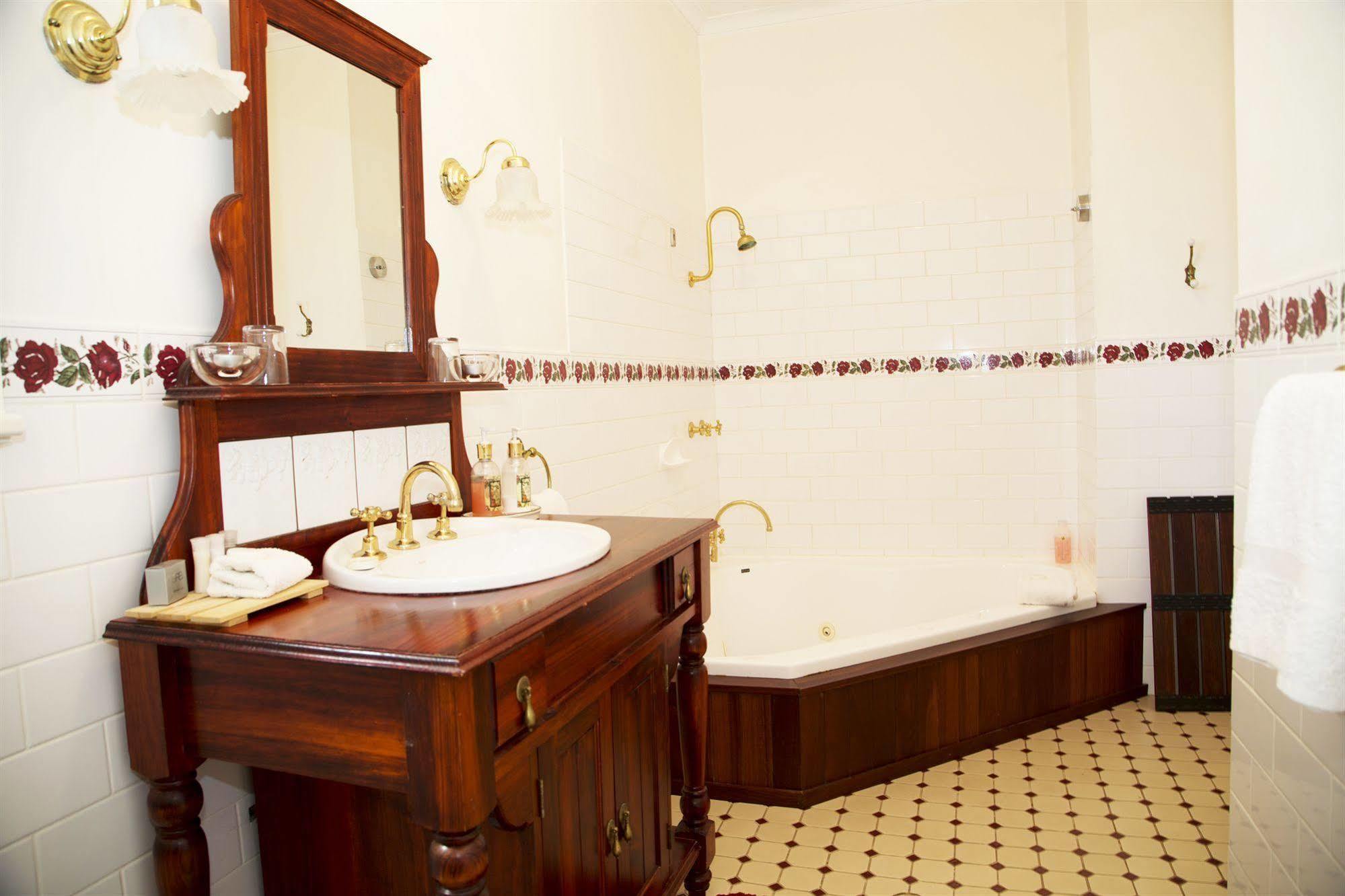 Rosebridge House Bed & Breakfast Adult Retreat Gooseberry Hill Εξωτερικό φωτογραφία